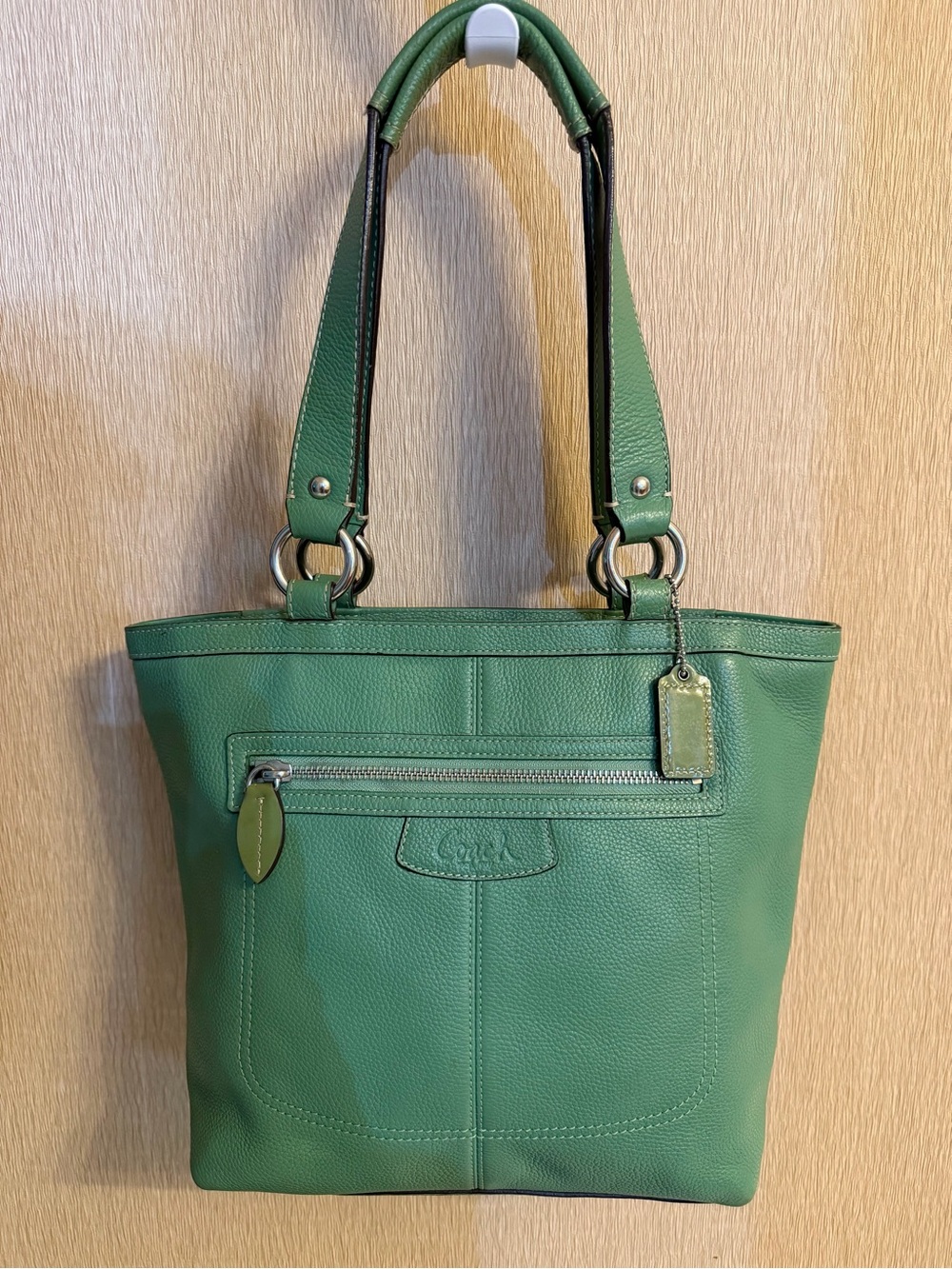 Coach Vintage Pebbled Leather Penelope Lunch Tote Bag in Sea Foam Green. - Picture 16 of 16
